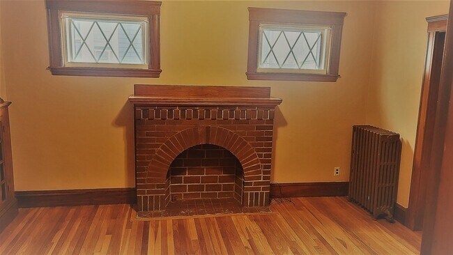 Building Photo - 72 Bellevue Ave