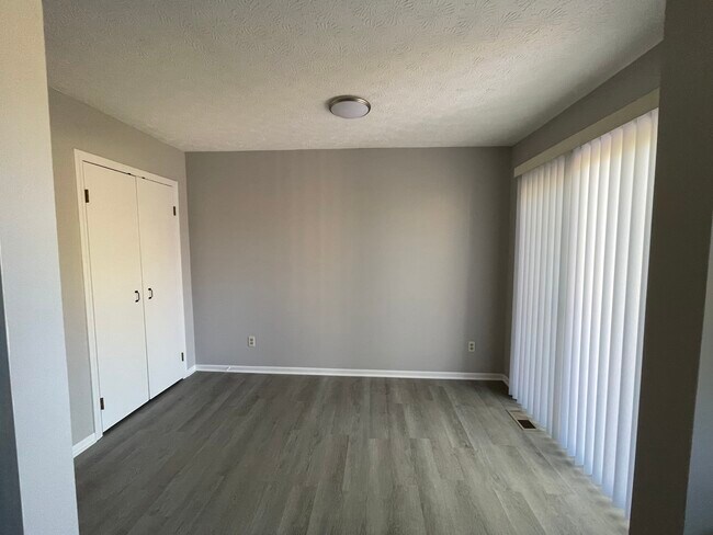 Building Photo - 6455 Brookedge Ct