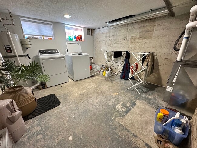 Building Photo - 382 N 200 E