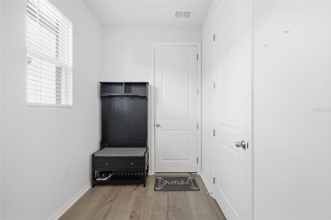 Building Photo - 1123 Sugarwood St