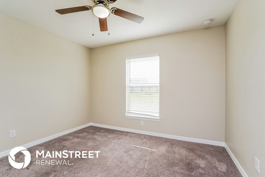 Building Photo - 2141 NW 18th Pl