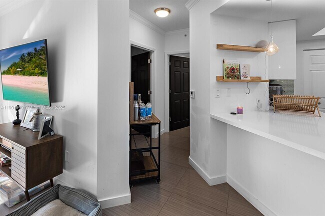 Building Photo - 2000 N Bayshore Dr