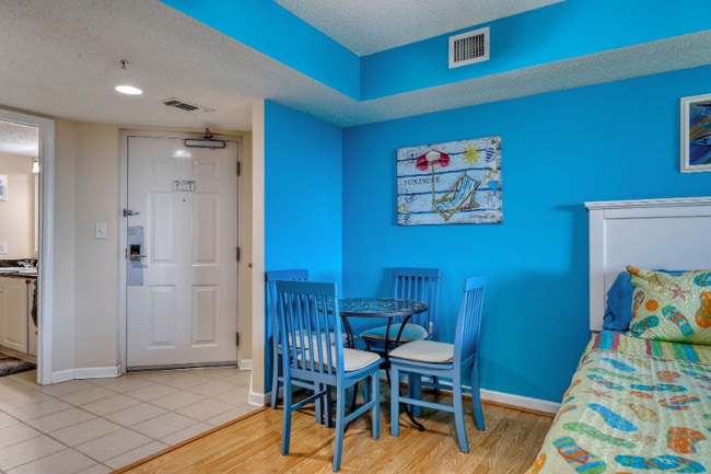 Building Photo - 2151 Bridge View Ct