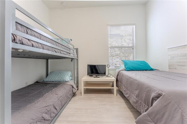 Building Photo - 3052 Youngford St