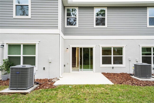 Building Photo - 2810 Raindrop Run St