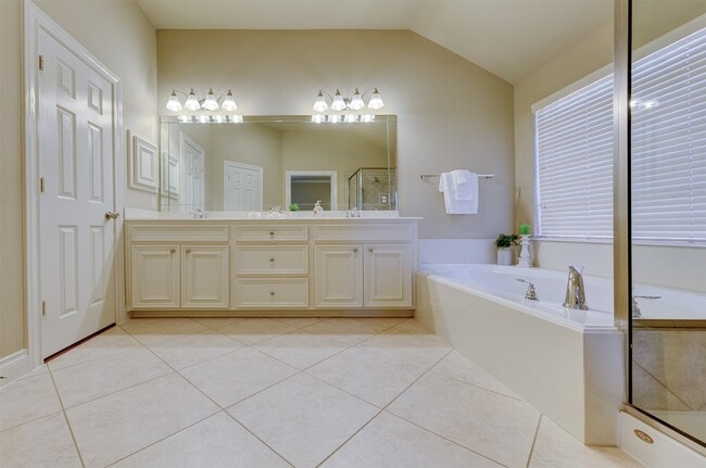 Building Photo - 13506 White Cloud Ct