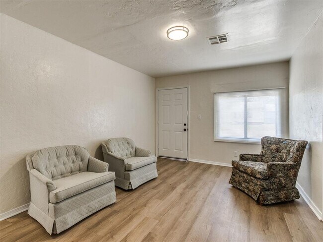 Building Photo - 6114 Jacks Ave