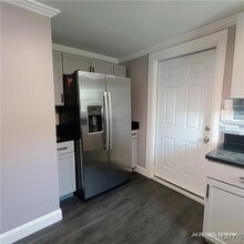 Building Photo - 200 Garden City Dr
