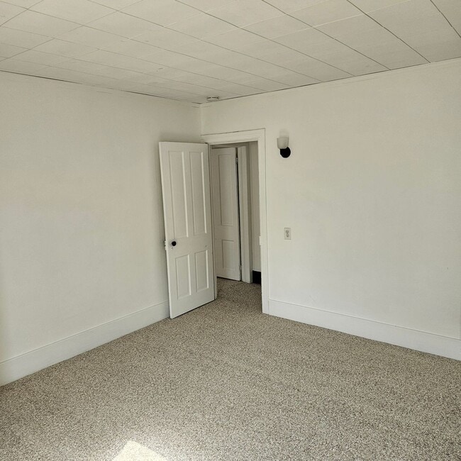 Building Photo - Bright 3 Bedroom, 1 Bath Home in Dallastown Schools!