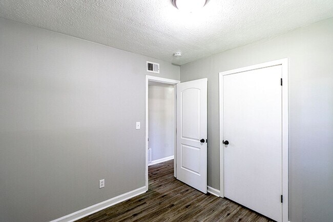 Building Photo - 3 Bedroom 1 Bath Fenced Shed Patio Brick Ranch Rental Home