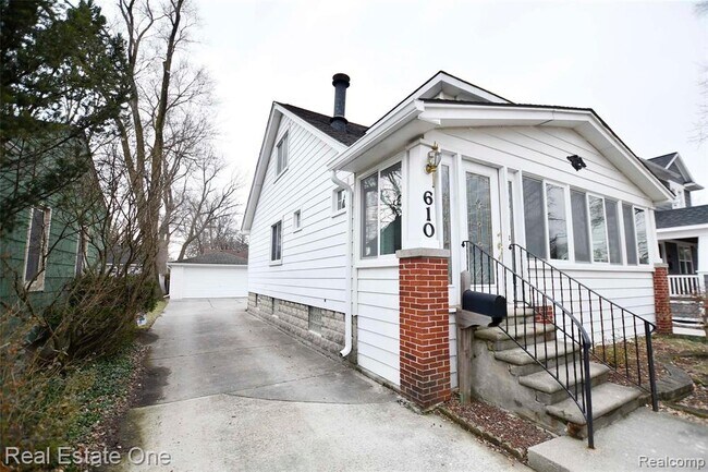 Building Photo - 610 Marlin Ave