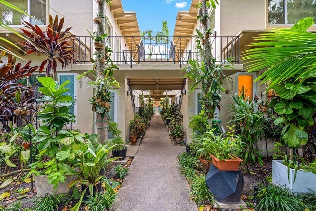 Building Photo - 900 Meridian Ave