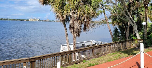 Building Photo - Funished Resort Style Condo in Gated Community- River Front