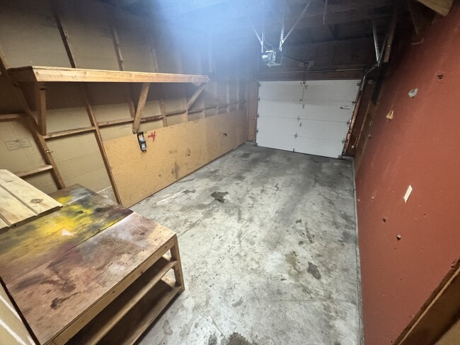 Building Photo - 220 S 16th Ave