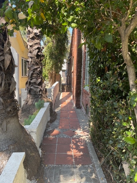 Building Photo - 1727 La Senda Pl