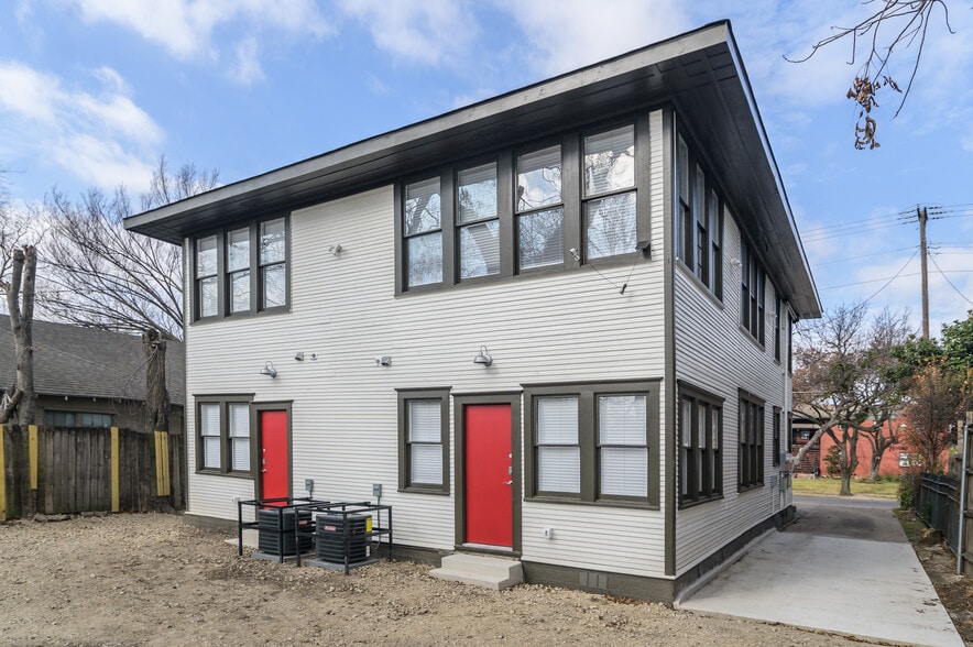 Building Photo - 4602 E Side Ave