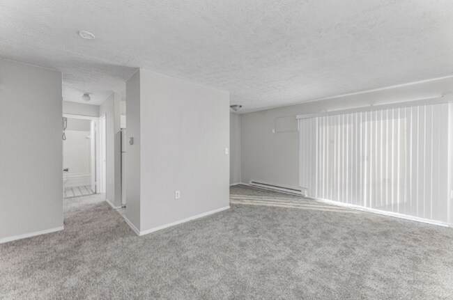 Building Photo - Recently renovated 1-bedroom suite