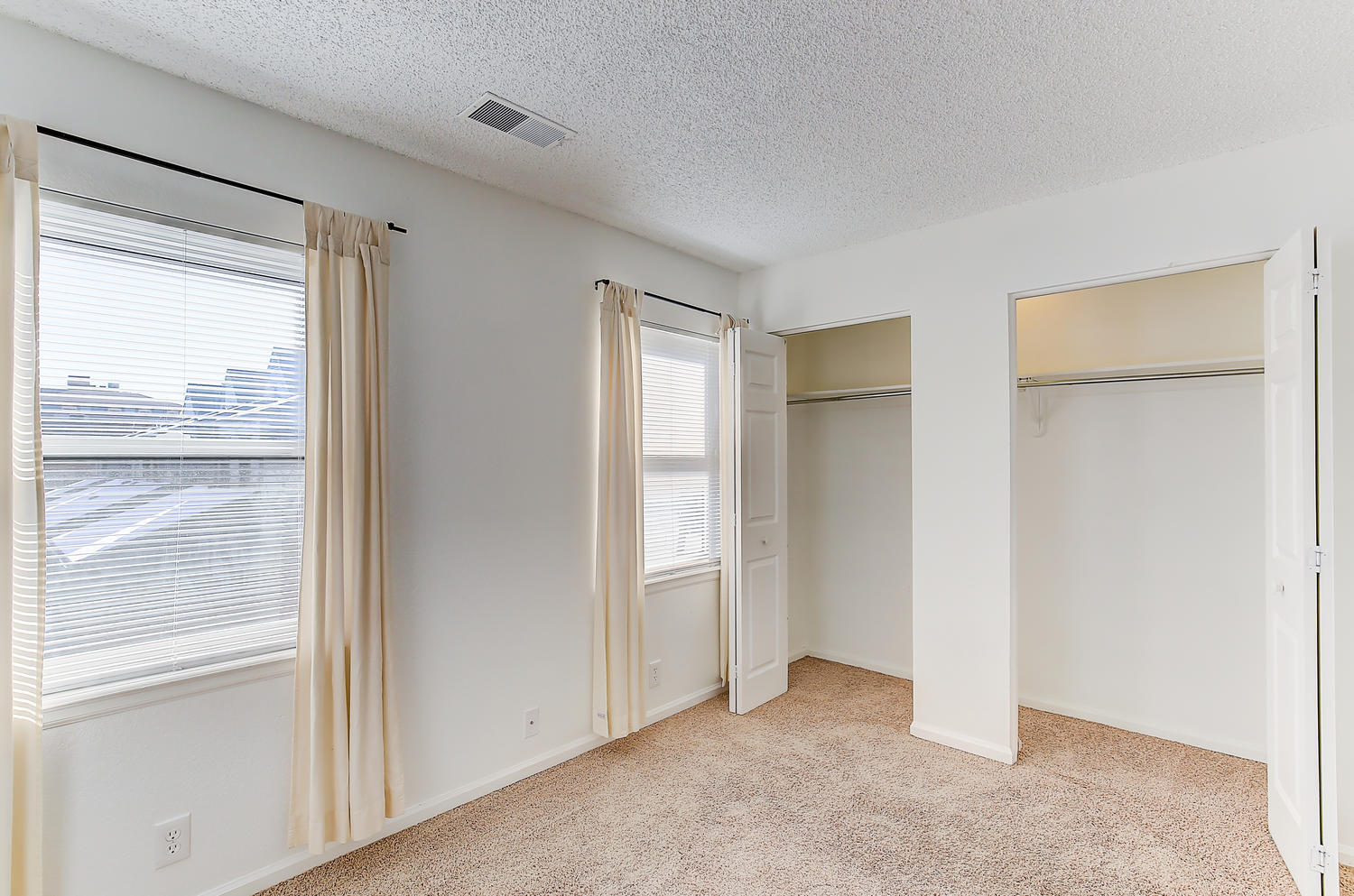 Building Photo - 2 Acoma St