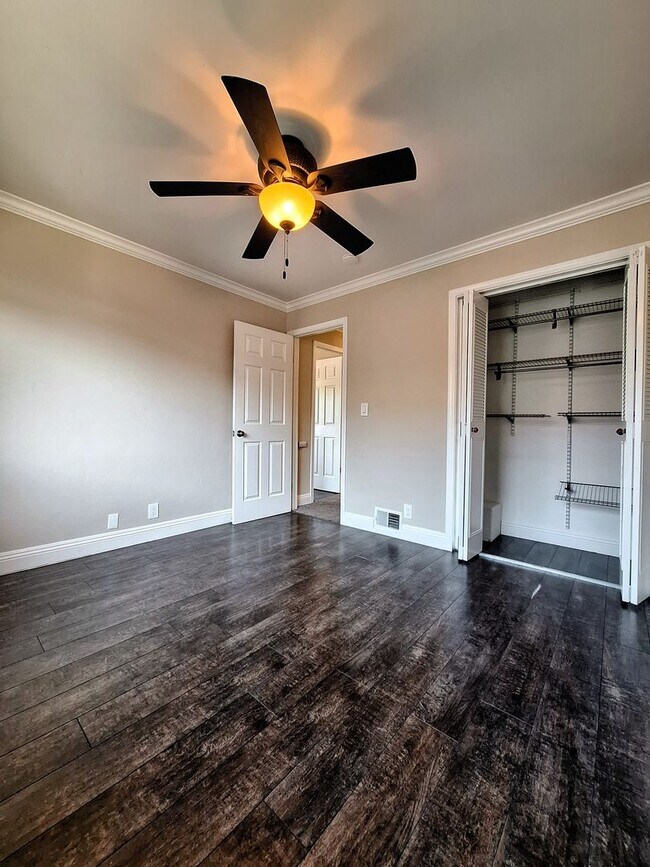 Building Photo - Beautifully Remodeled Two-story 2bd Condo ...