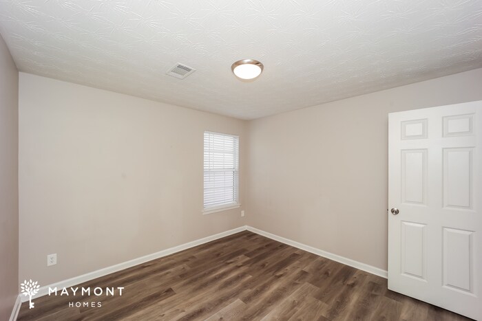 Building Photo - 313 Sarasota Ln