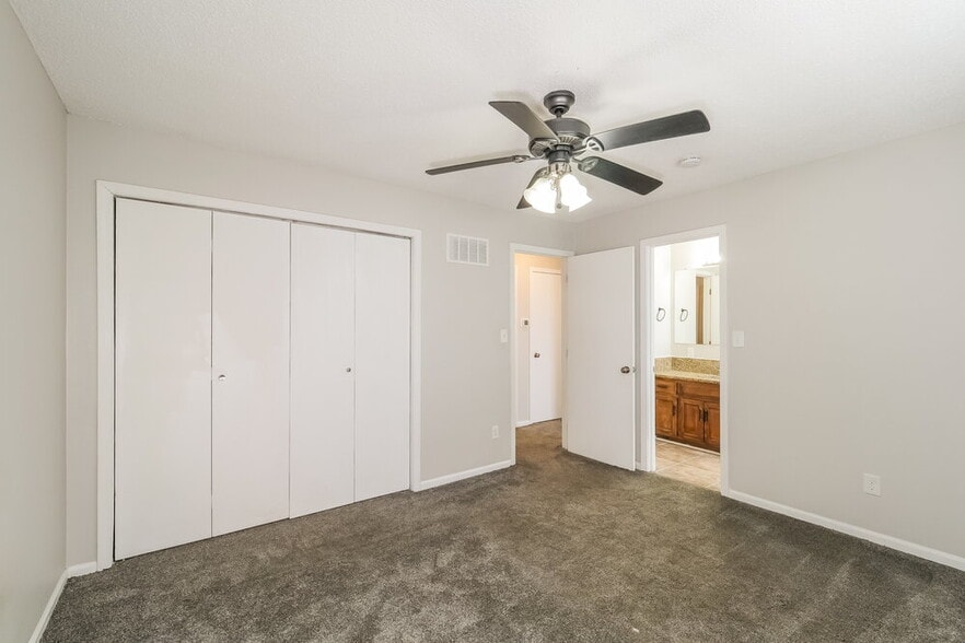 Building Photo - 101 E Pacific Dr