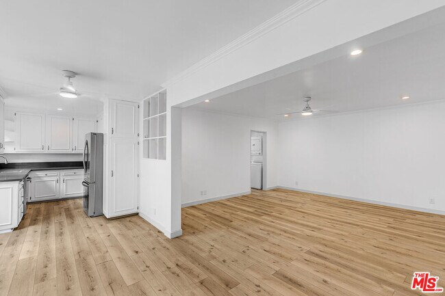 Building Photo - 4916 Hazeltine Ave