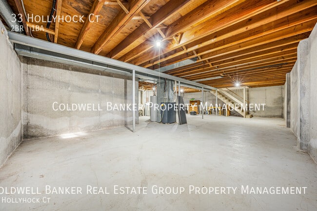 Building Photo - 33 Hollyhock Ct