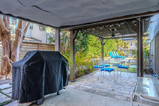 Building Photo - 7 Periwinkle Ln