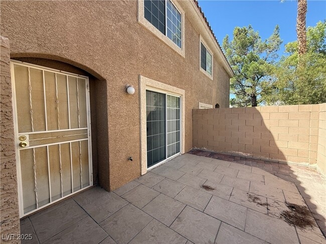 Building Photo - 9639 Silver City Dr