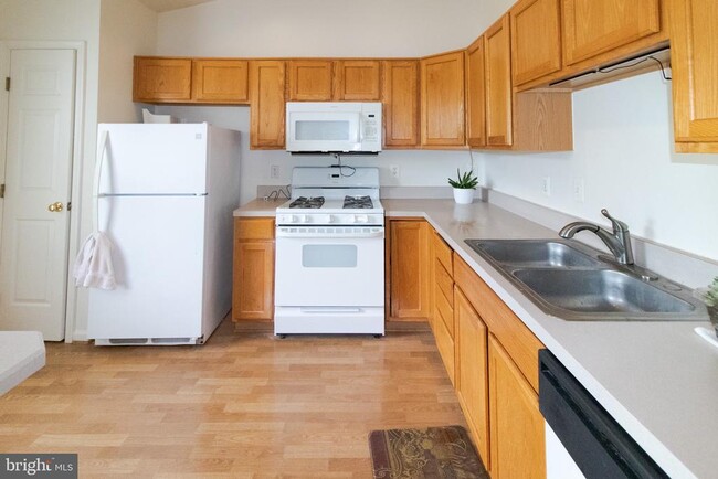 Building Photo - 7505 Calderon Ct