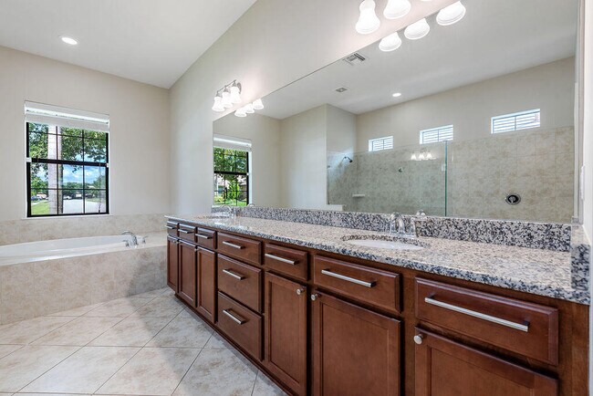 Building Photo - 3425 Siena Cir