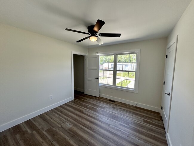 Building Photo - 112 State Hwy 1611