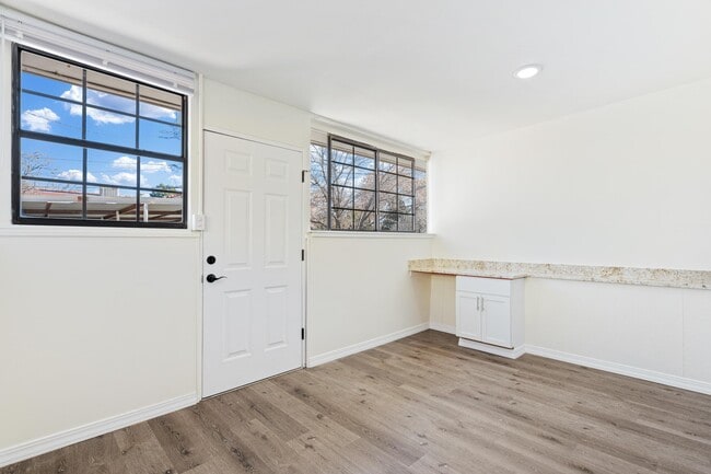 Building Photo - 208 13th St NW