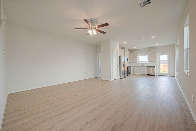 Building Photo - 27966 Western Crk Ct