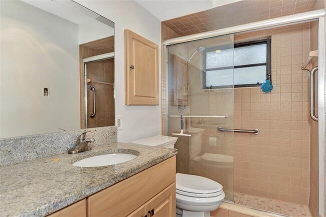 Building Photo - 5651 Golf Pointe Dr