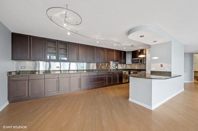 Building Photo - 505 N Lake Shore Dr