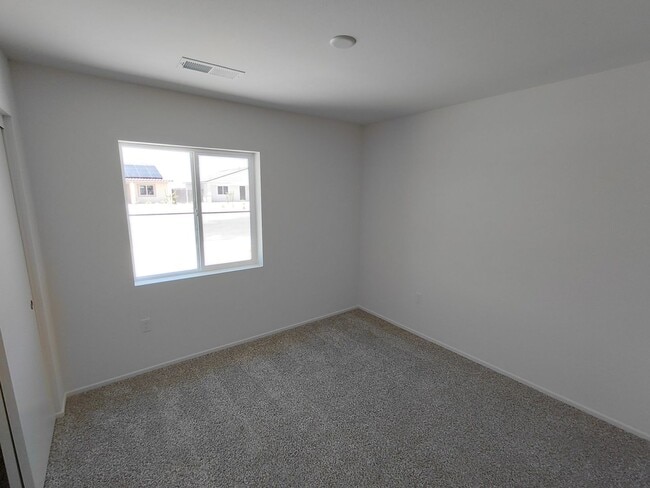Building Photo - 475 Palomino Ct
