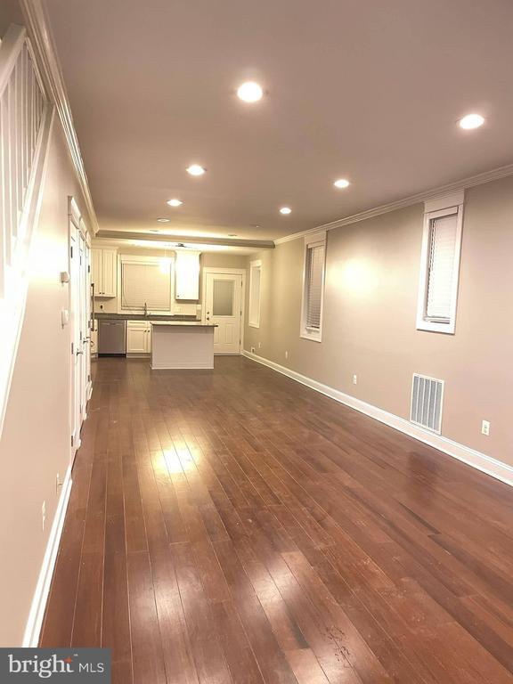 Building Photo - 1103 Morse St NE