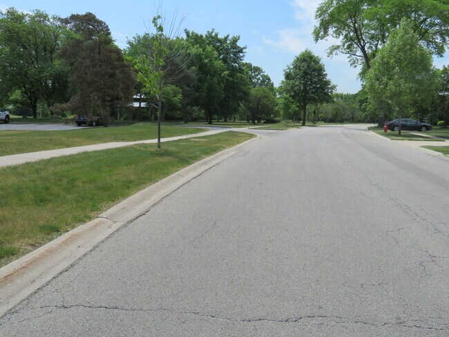 Building Photo - 932 Brantwood Ave