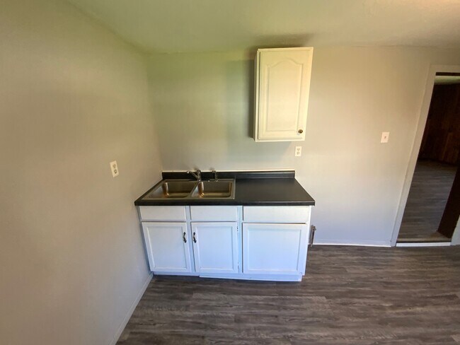 Building Photo - 903 Jewell St