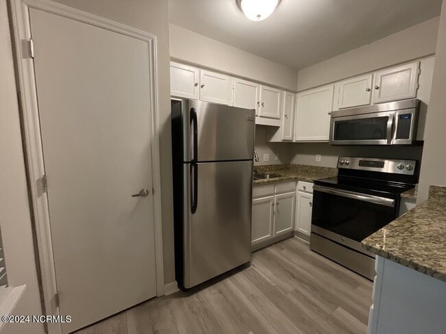 Building Photo - 505 Gooseneck Dr