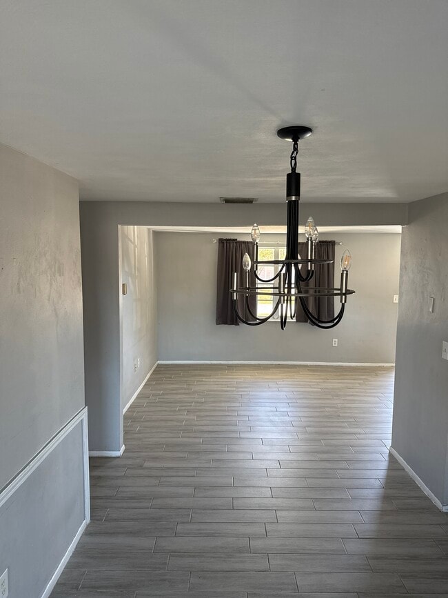 Building Photo - 3915 Winston Dr