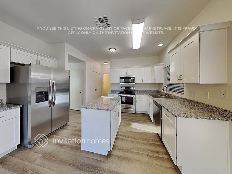 Building Photo - 6427 W Whyman Ave