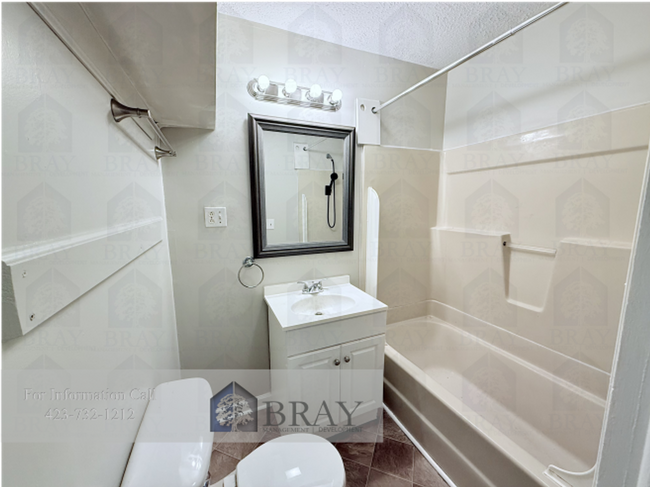 Building Photo - Charming Cottage Retreat in the Heart of Ridgefields – 2BR Renovated Home with Stream Views