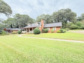 Yard - 2950 Cloverhurst Dr