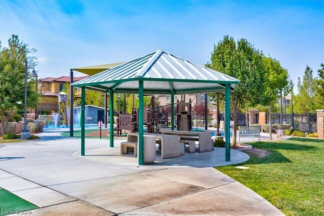 Building Photo - 9936 Wildhorse Cyn Ave