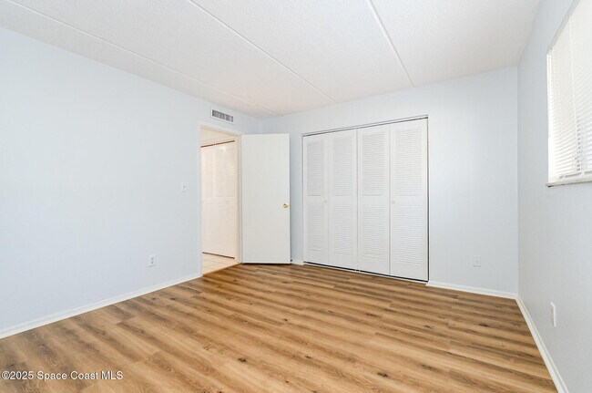 Building Photo - 204 Seminole Ave W