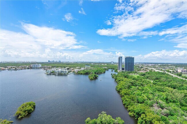 Building Photo - 17111 Biscayne Blvd