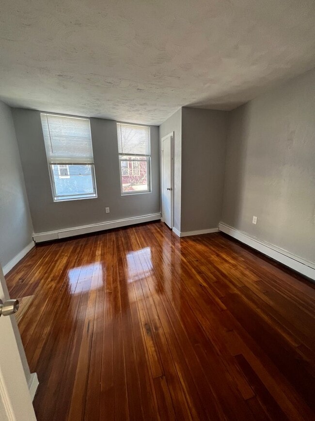 Building Photo - 46 Shawmut St