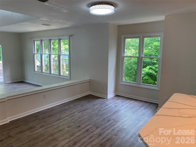 Building Photo - 672 Portside Dr